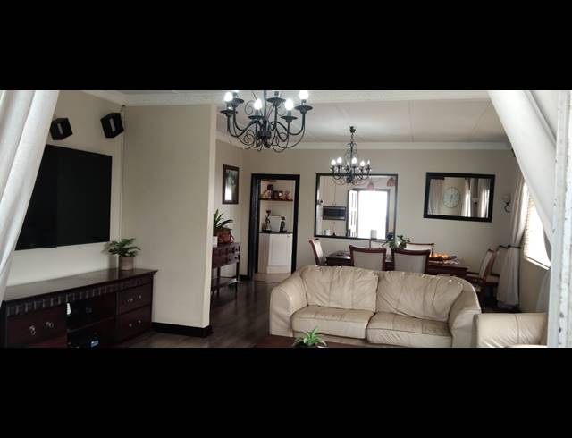 4 BEDROOM HOUSE FOR SALE IN BLUFF